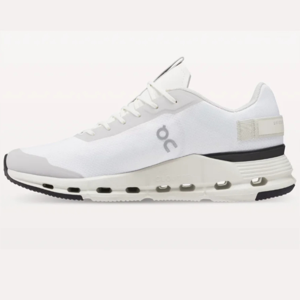 On running cloudnova form shoes